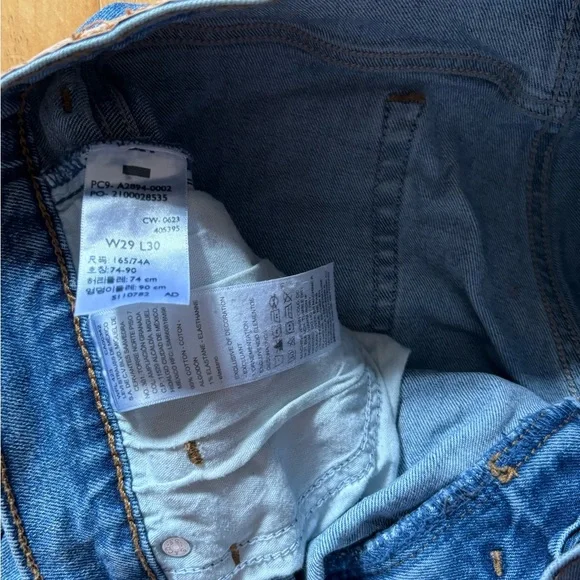 Classic Blue Denim Jeans Loose Fit - Picture 3 of 6